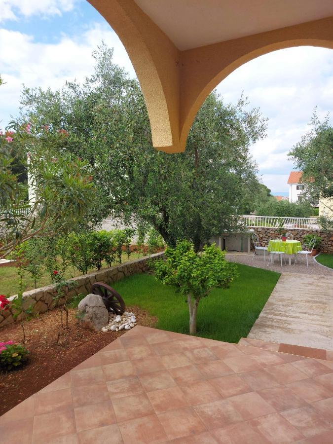 Apartmani Olea Krk Krk Town Exteriör bild
