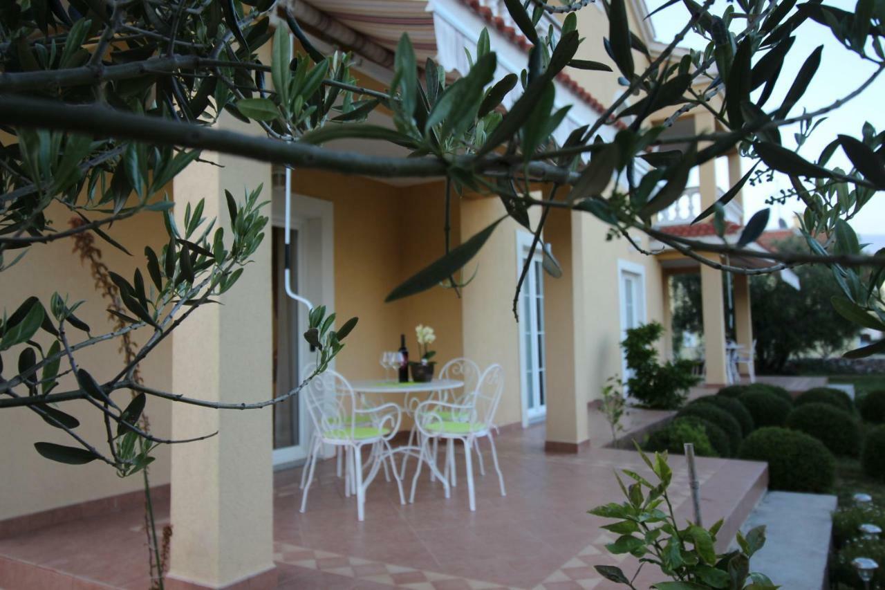 Apartmani Olea Krk Krk Town Exteriör bild